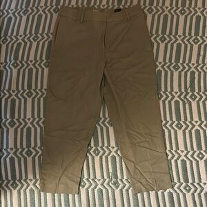 H&M Green Ankle-Length Cropped Pants